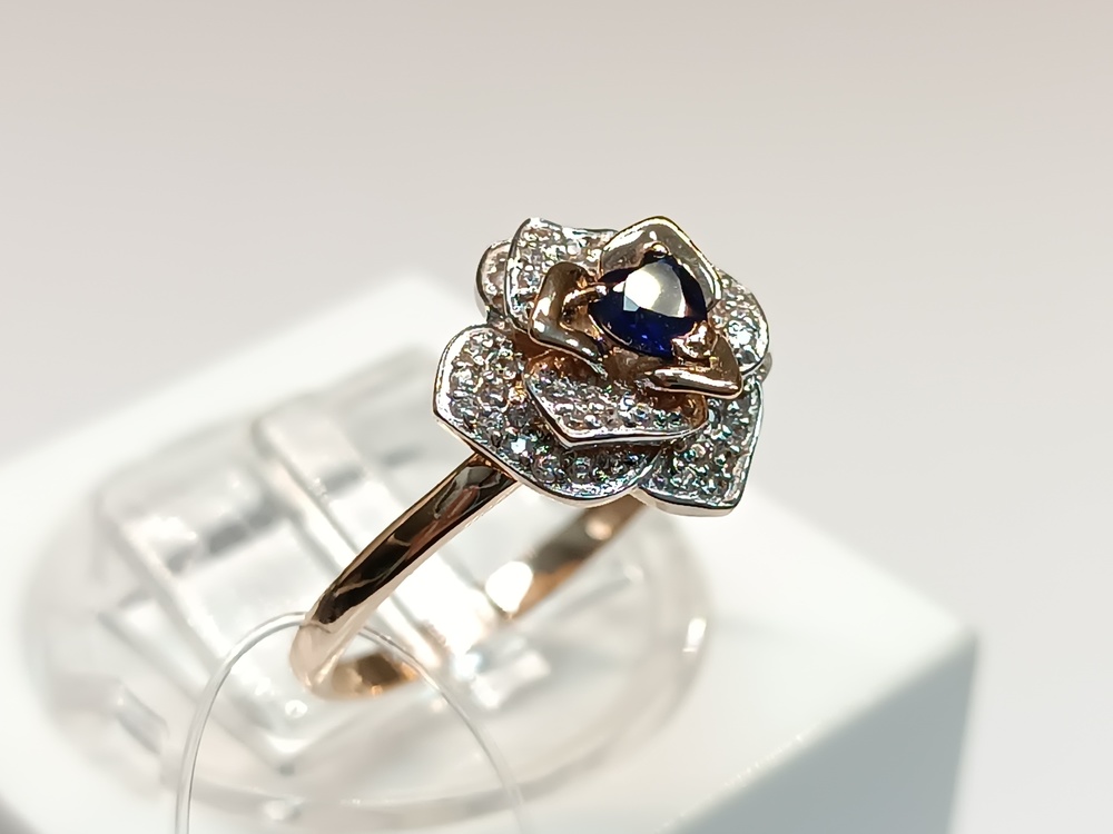 КОЛЬЦО С КАМНЯМИ (Au 585)