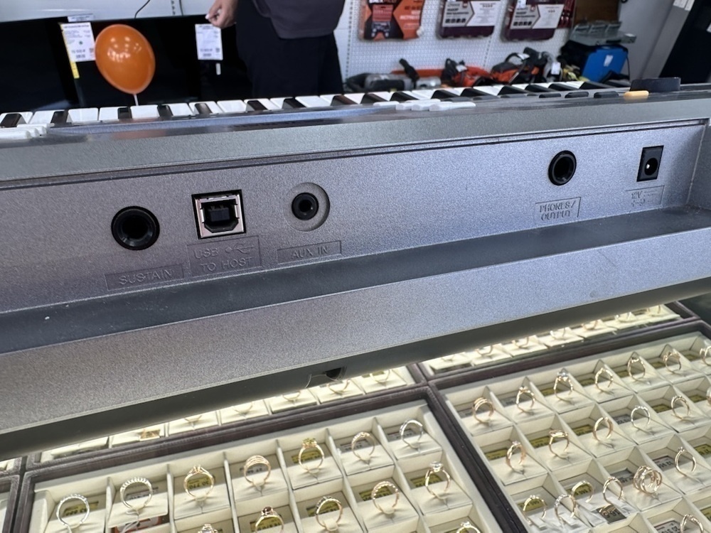 Синтезатор Yamaha PSR-E353