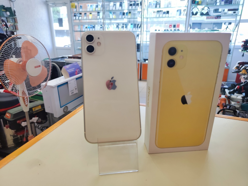 Смартфон Apple iPhone 11 64Gb