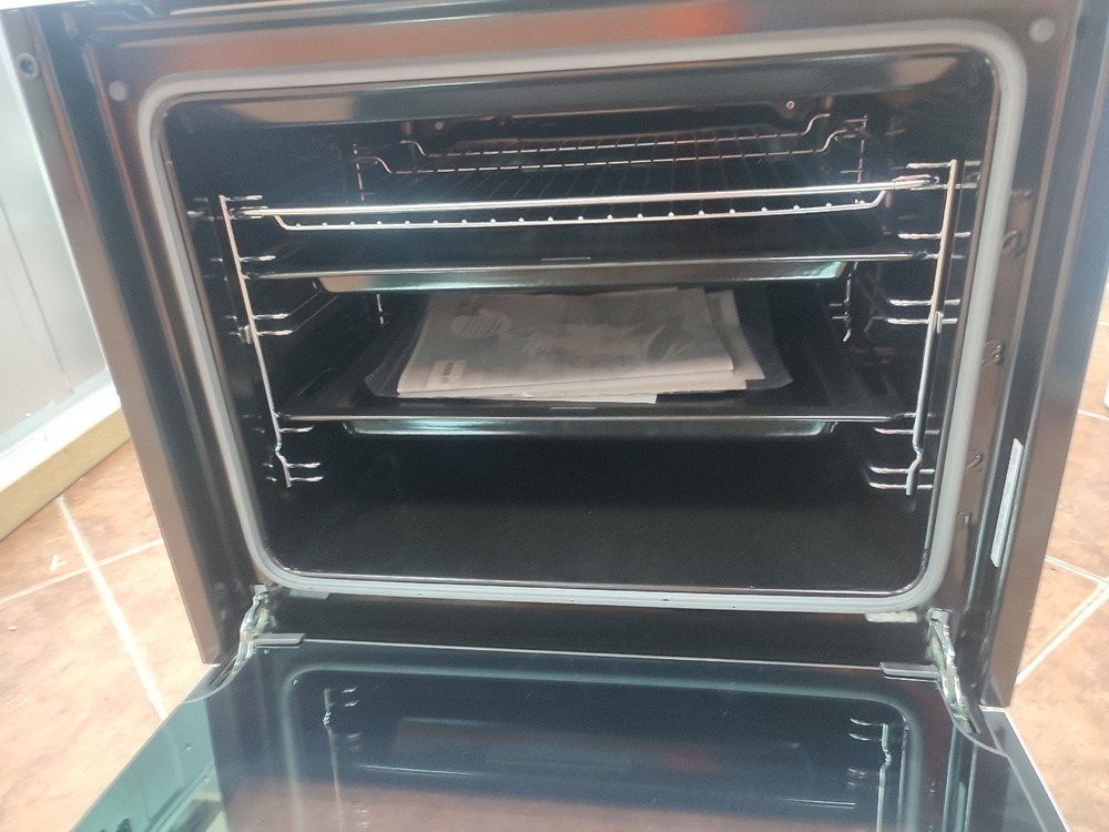 Духовой шкаф Bosch HBF512BV1R