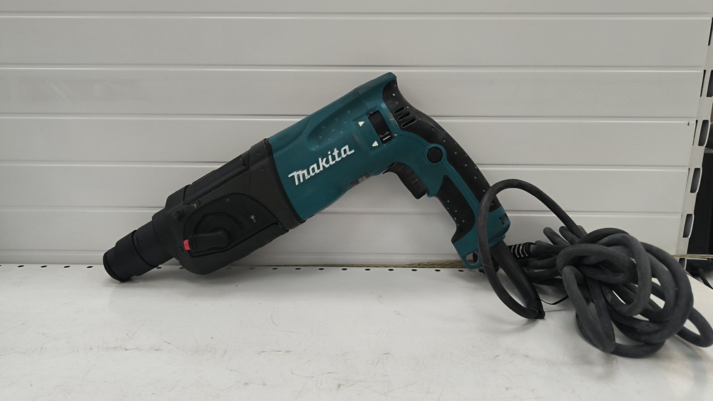 Перфоратор Makita HR 2470