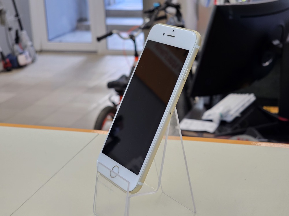Смартфон Apple iPhone 6S 32Gb