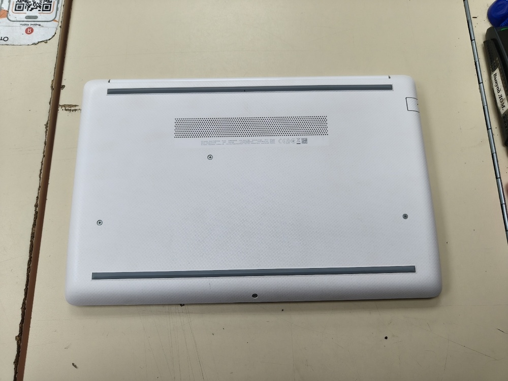 Ноутбук HP; Ryzen 3 3200U, Radeon 530, 8 Гб, 256 Гб, Нет