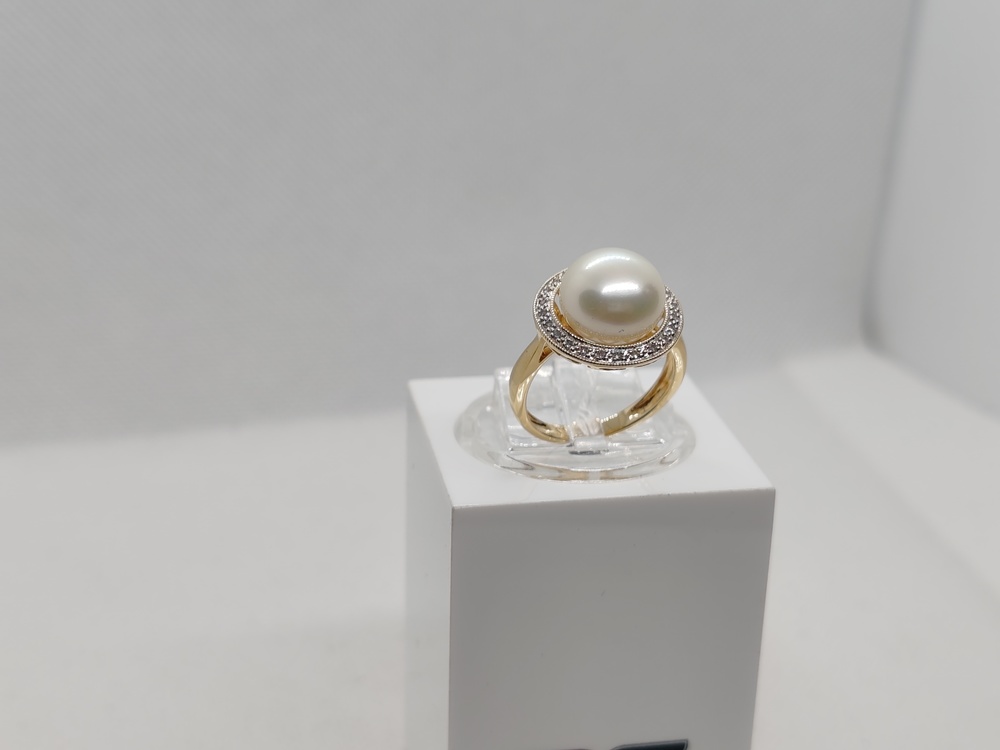 КОЛЬЦО С КАМНЯМИ (Au 585)