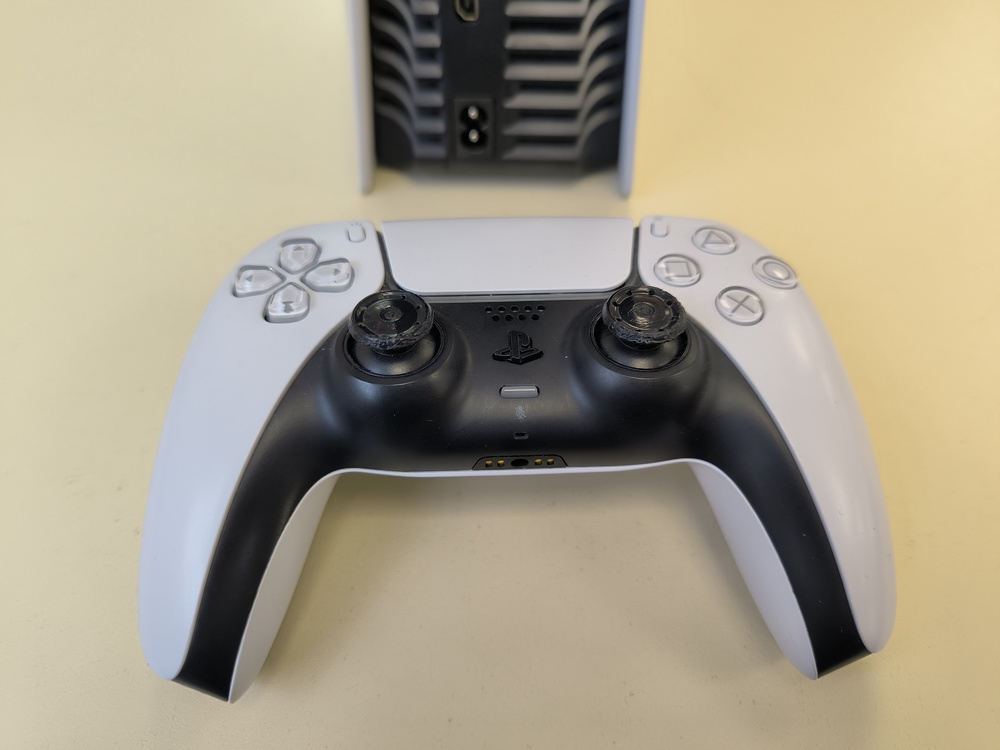 Игровая приставка PlayStation 5 825Gb (С дисководом)