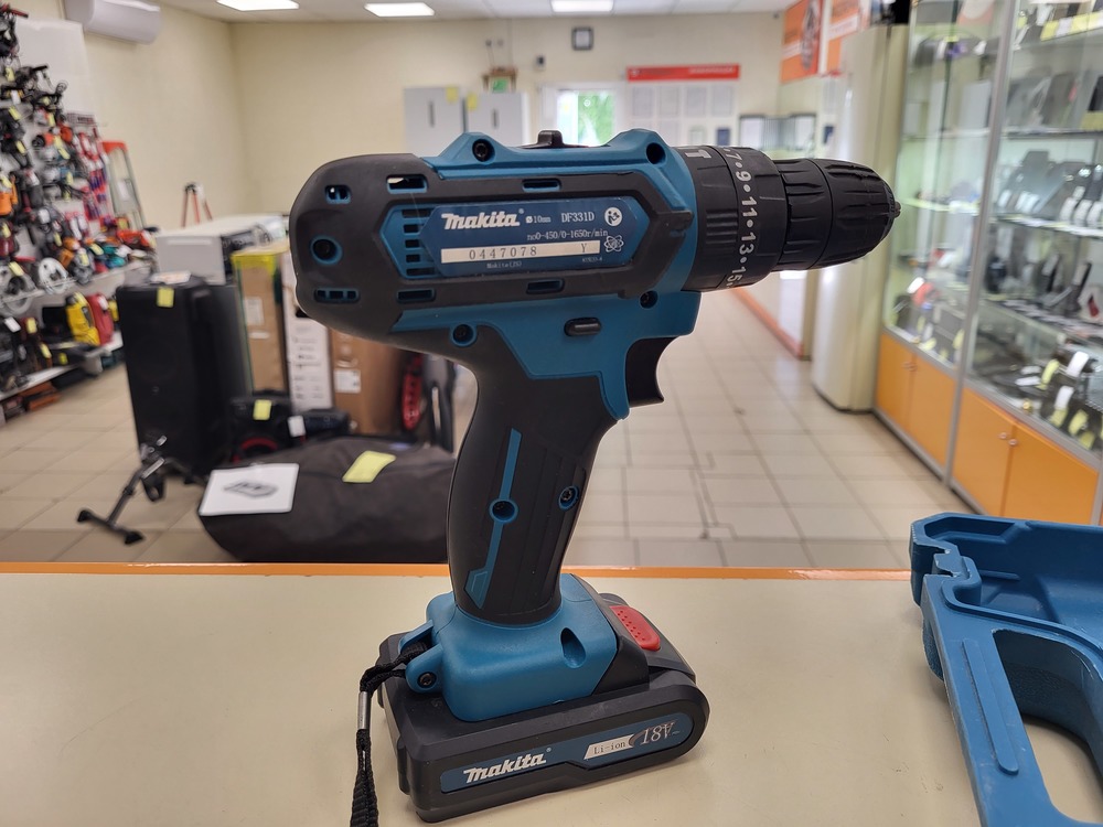 Шуруповерт Makita NO Name;