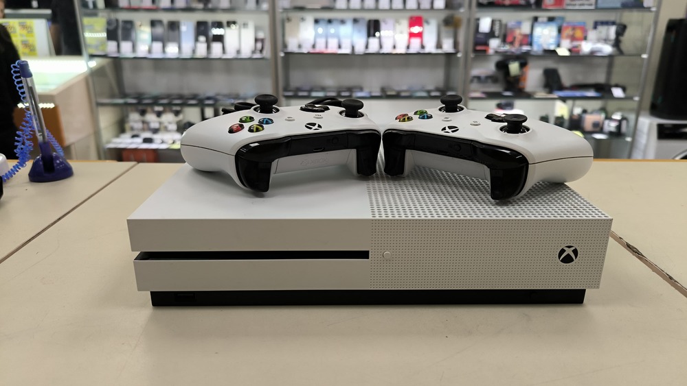 Игровая приставка Xbox One S 1TB