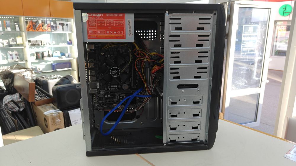 Системный блок CROWN; Core i3-7100, Intel UHD Graphics 600, 4 Гб, Нет, 500 Гб