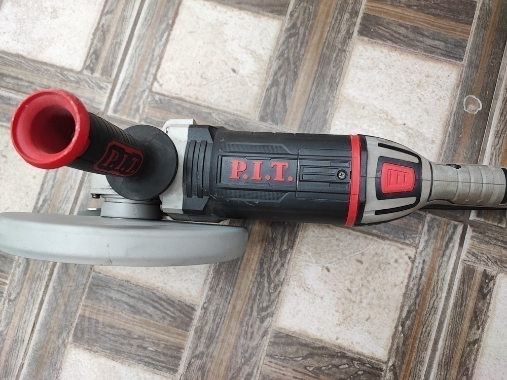 Угловая шлифмашина P.I.T. PWS230-C4