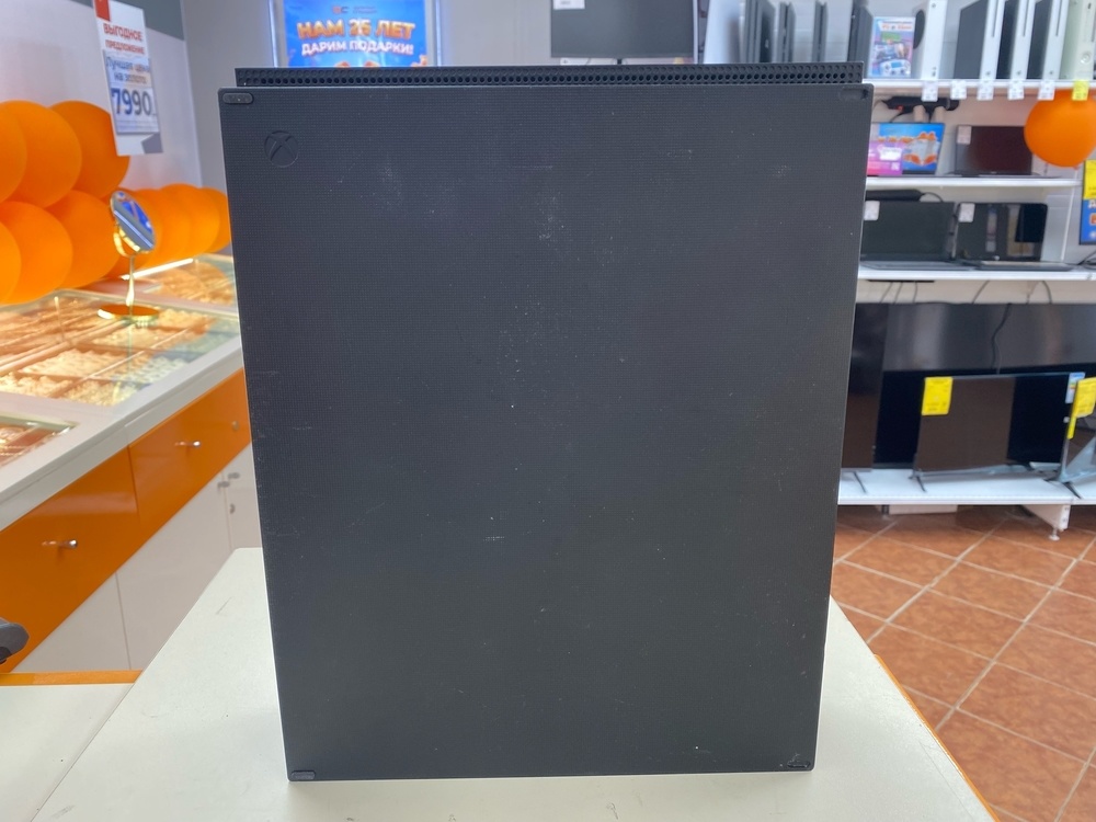 Игровая приставка Xbox One X 1Tb