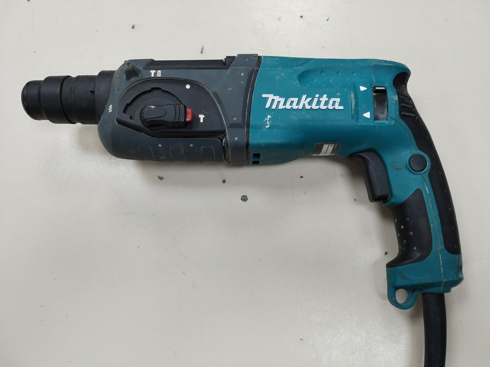 Перфоратор Makita HR2470