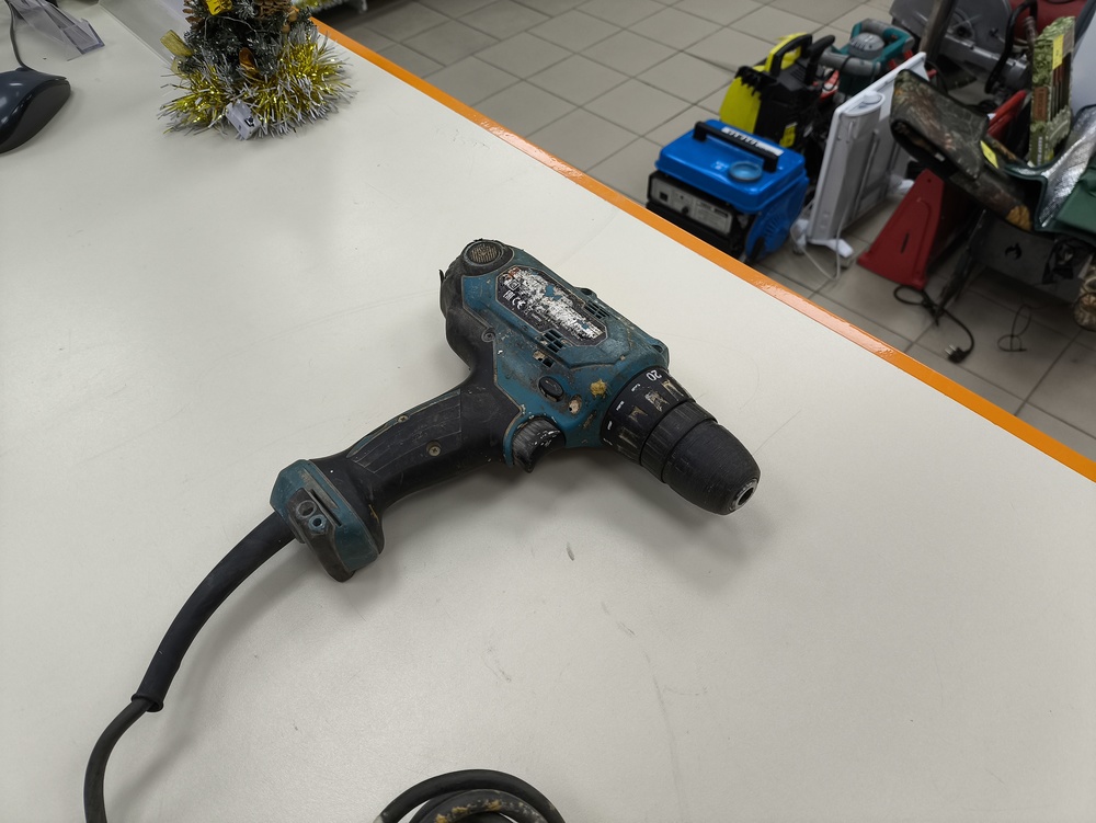 Шуруповерт Makita DF0300