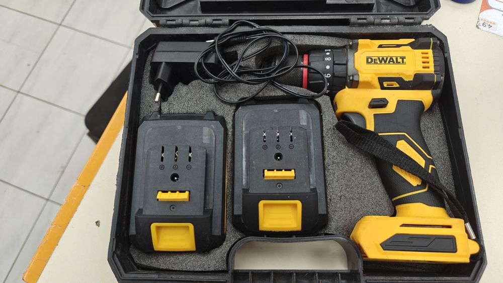 Шуруповерт Dewalt 48V