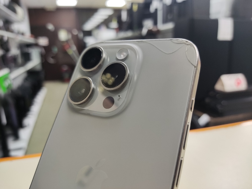 Смартфон Apple Iphone 15 Pro 256Gb