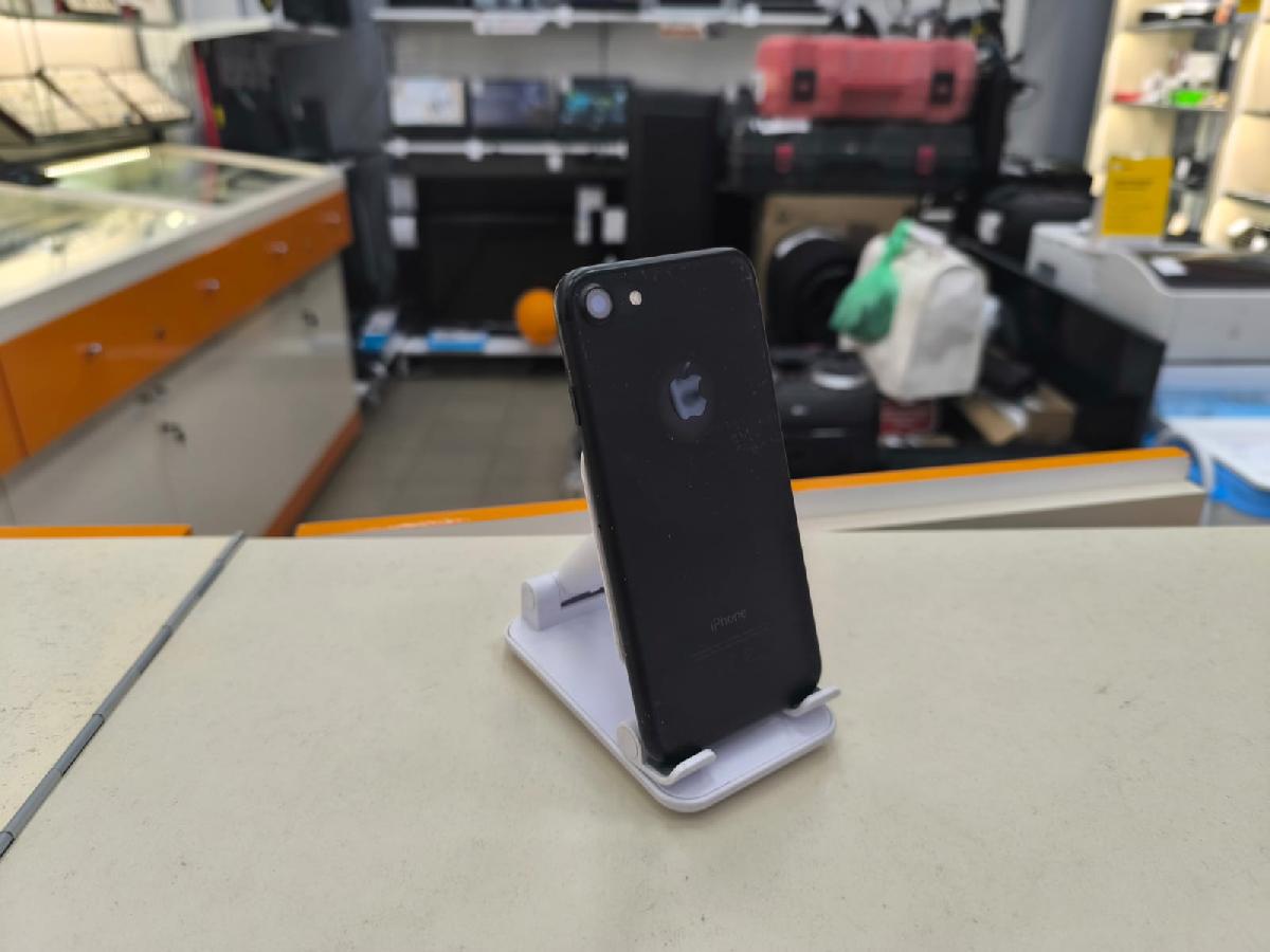 Смартфон Apple iPhone 7 32Gb