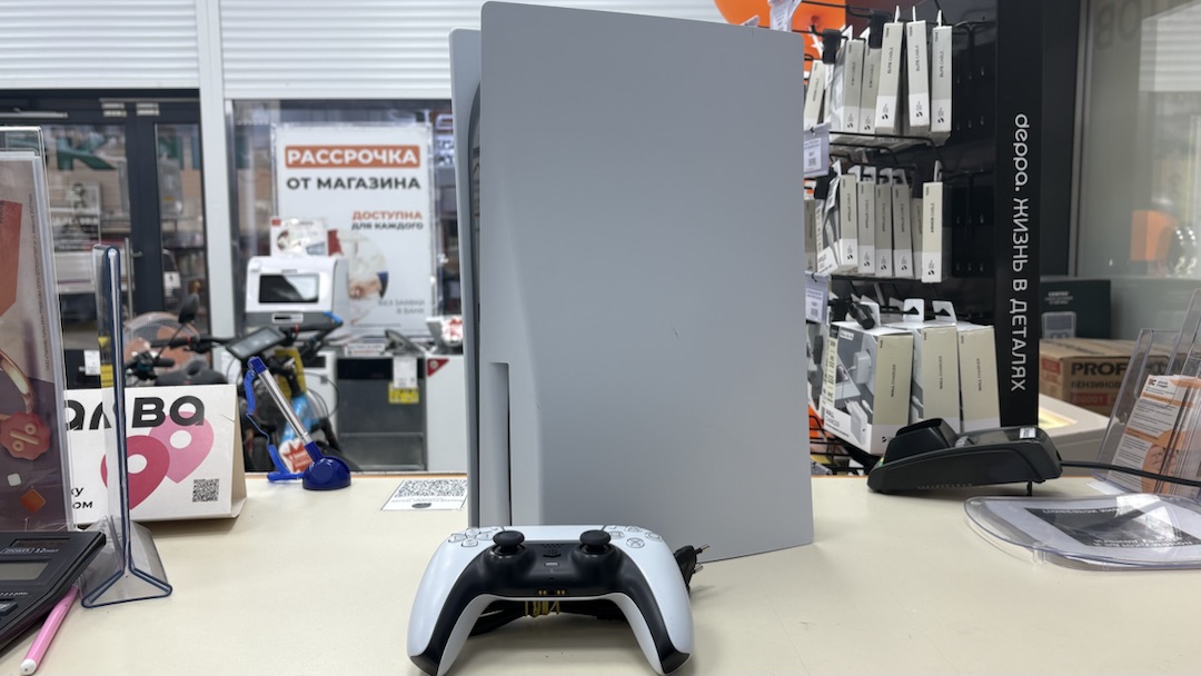 Игровая приставка PlayStation 5 825Gb (С дисководом)