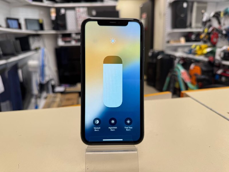 Смартфон Apple iPhone 11 64Gb