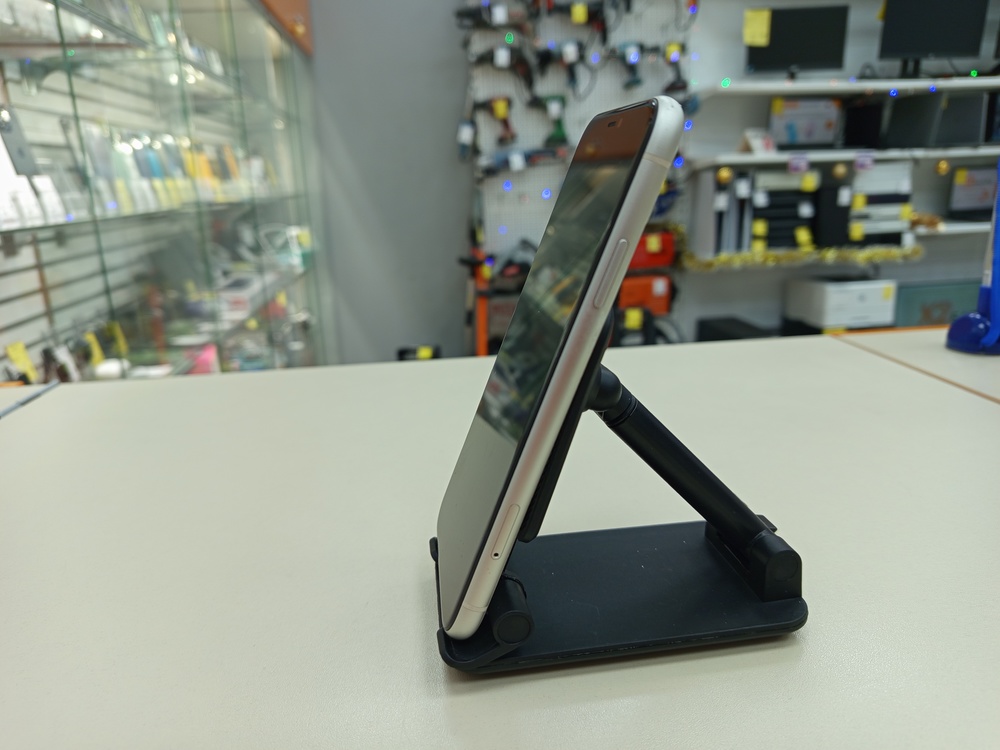 Смартфон Apple iPhone 11 64Gb