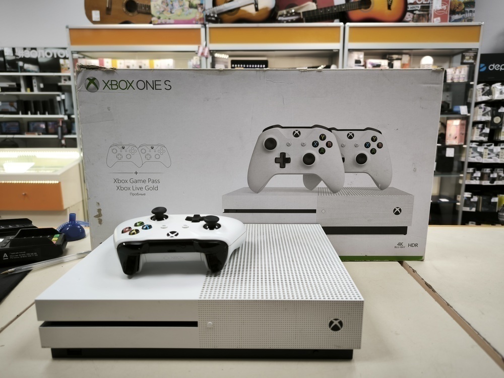 Игровая приставка Xbox One S 1TB