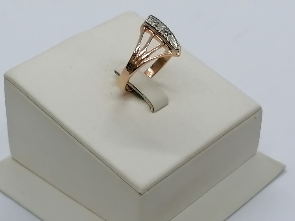 КОЛКМИ583 КОЛЬЦО С КАМНЯМИ (Au 583)