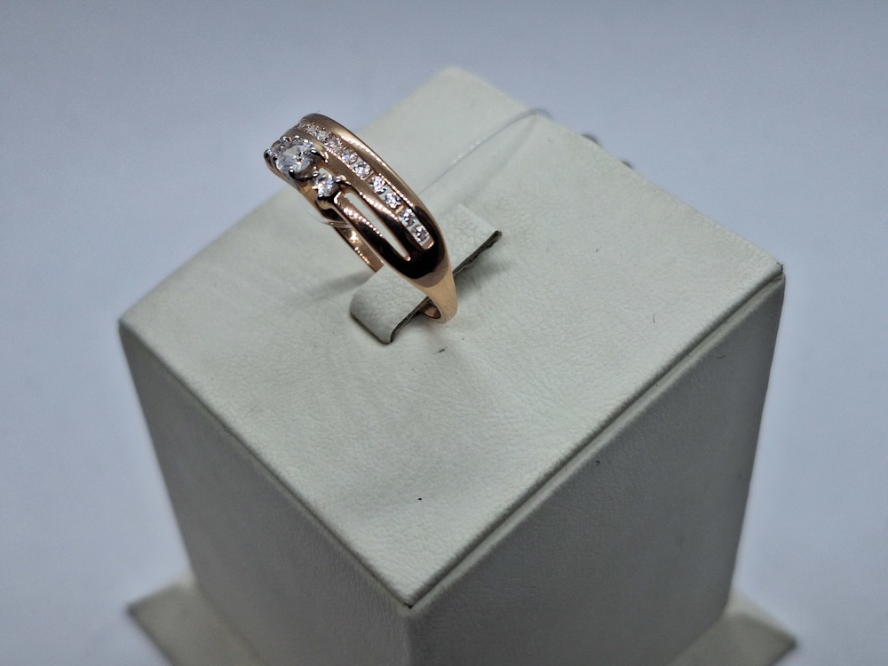 018703 КОЛЬЦО С КАМНЯМИ (Au 585)