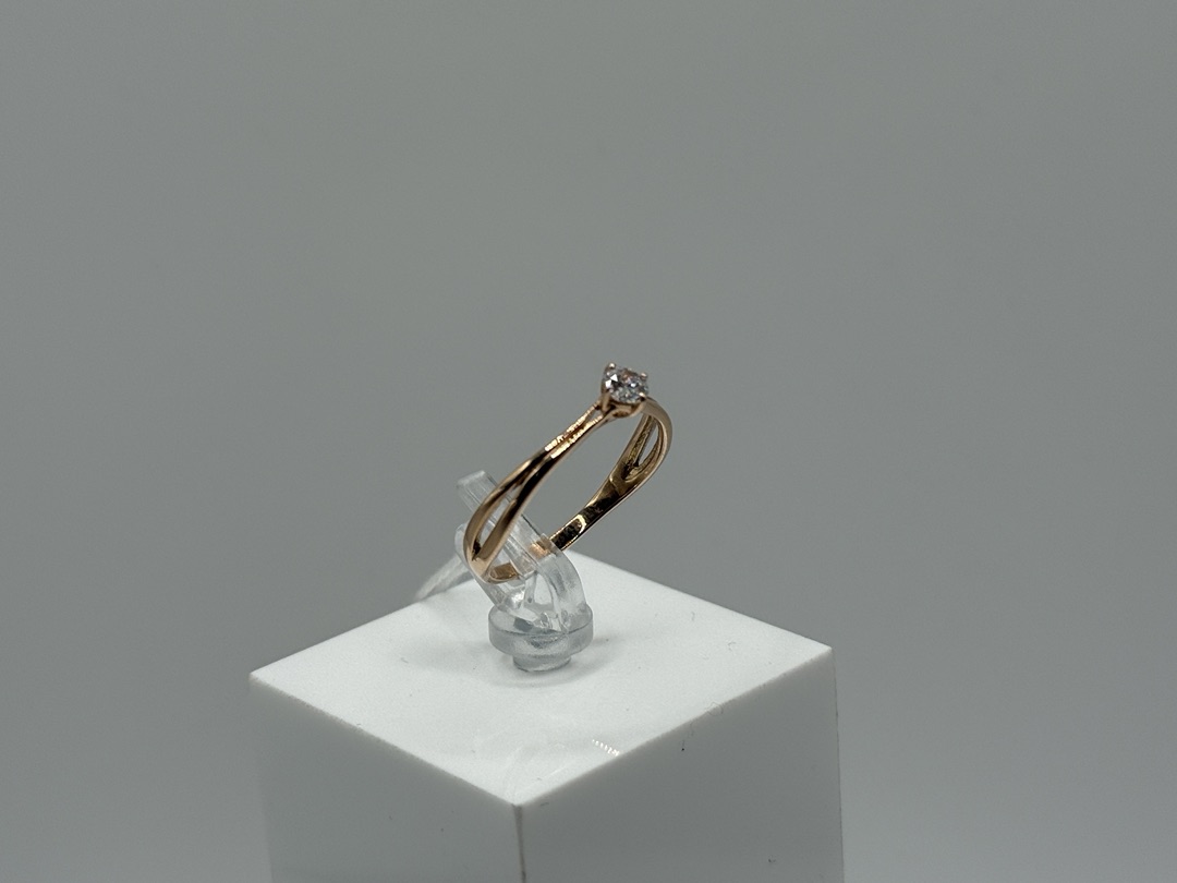 КОЛКМ585 КОЛЬЦО С КАМНЕМ (Au 585)