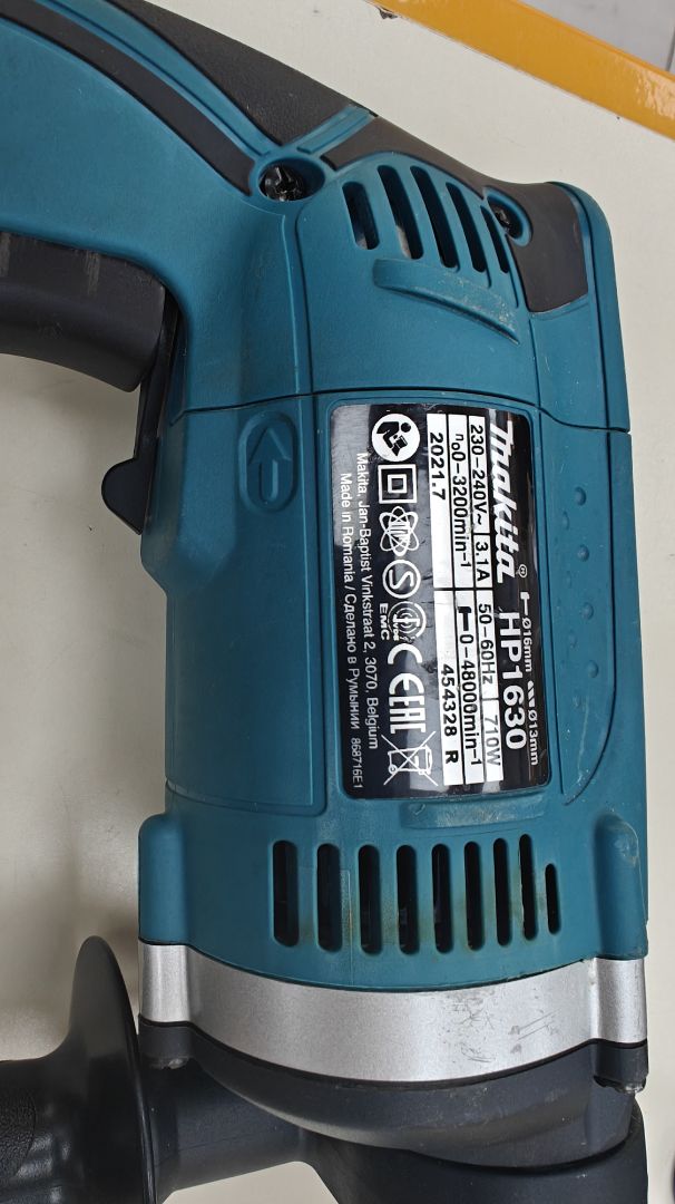 Дрель-ударная Makita HP1630.