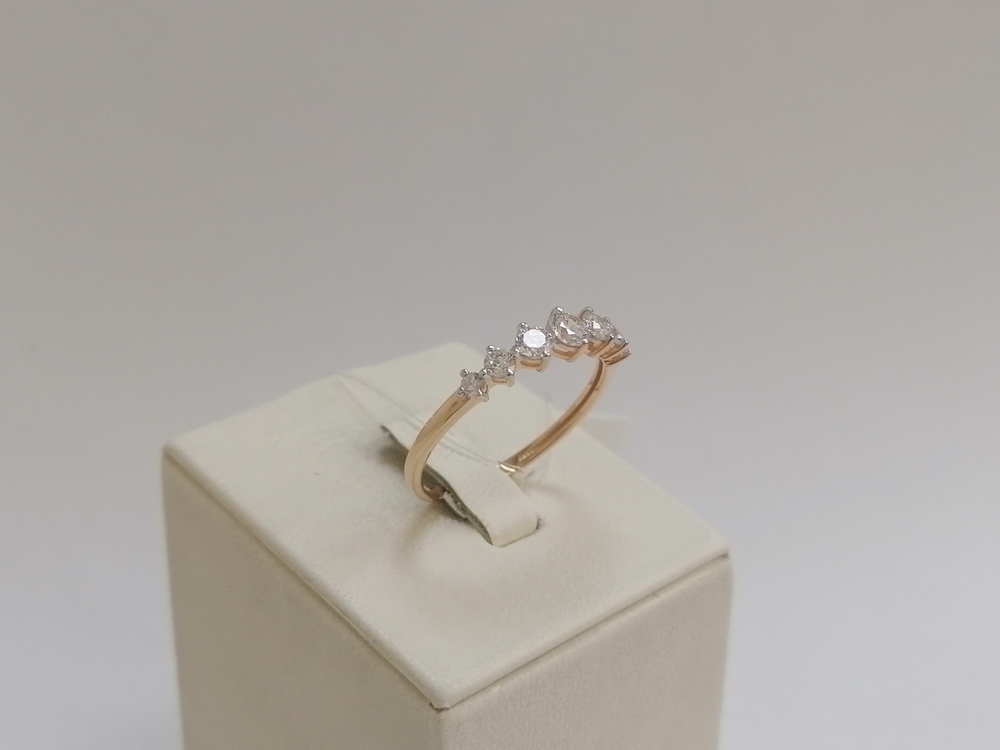 КОЛЬЦО С КАМНЯМИ (Au 585)