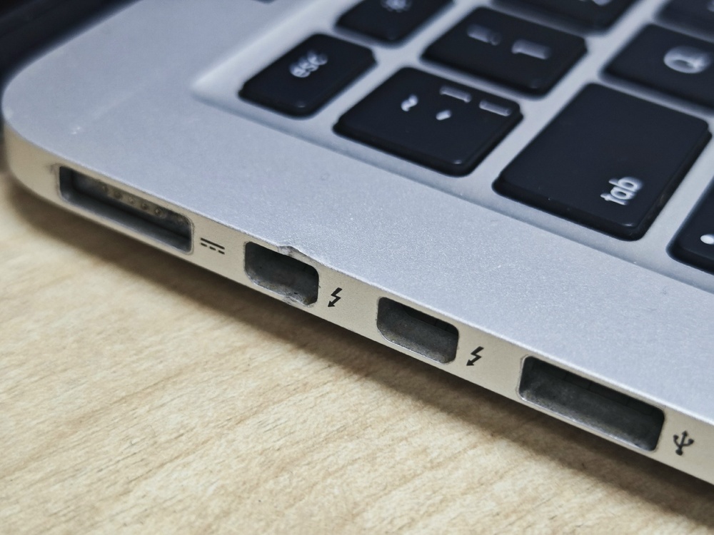Ноутбук Apple MacBook Pro с дисплеем Retina 13 дюймов Core i5(2015) A1502