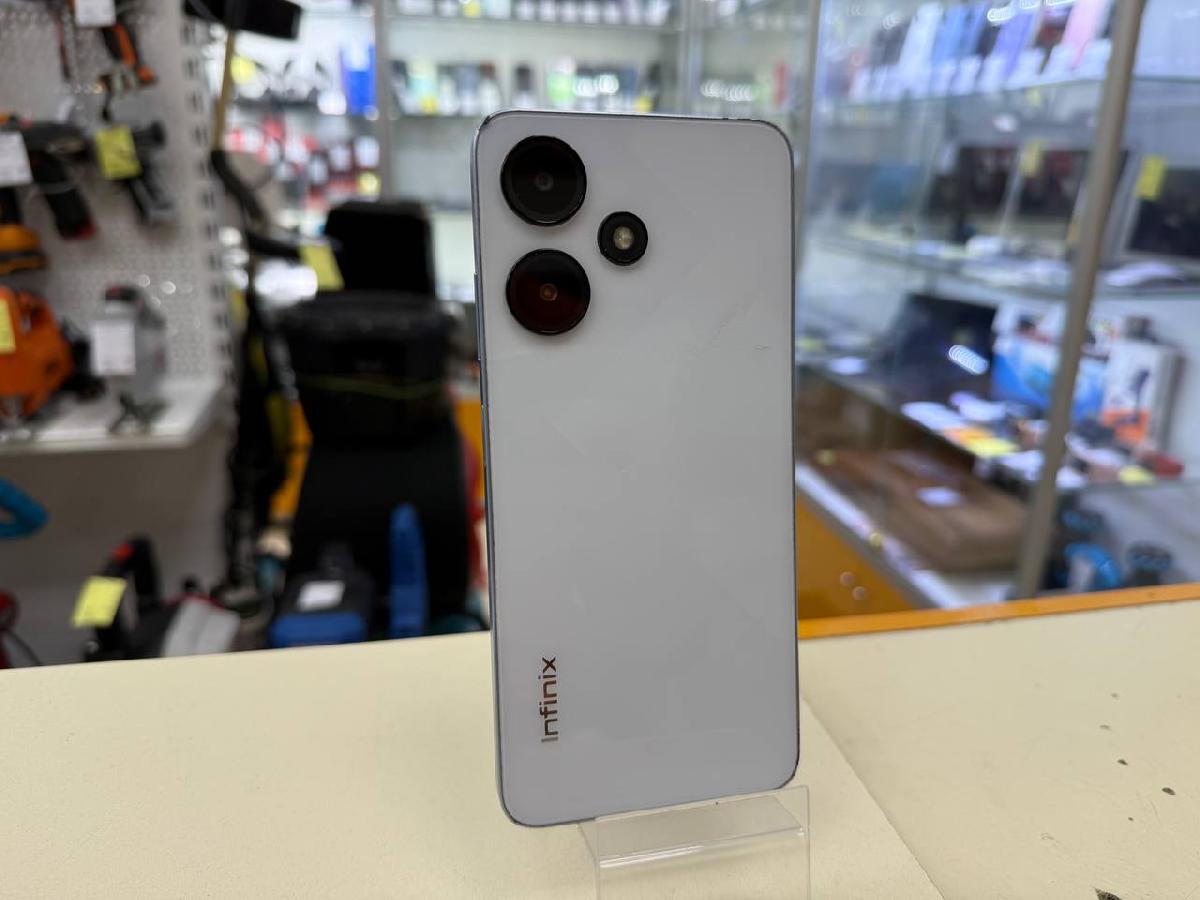 Смартфон Infinix HOT 30i 8/128