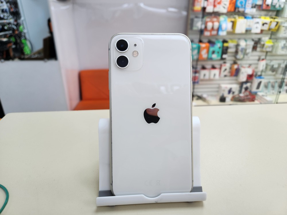 Смартфон Apple iPhone 11 64Gb
