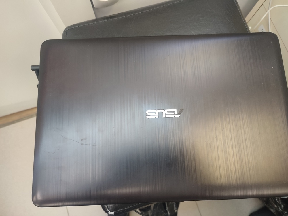 Ноутбук ASUS K540B; A9-9425, Radeon R5 M200, 4 Гб, Нет, 500 Гб
