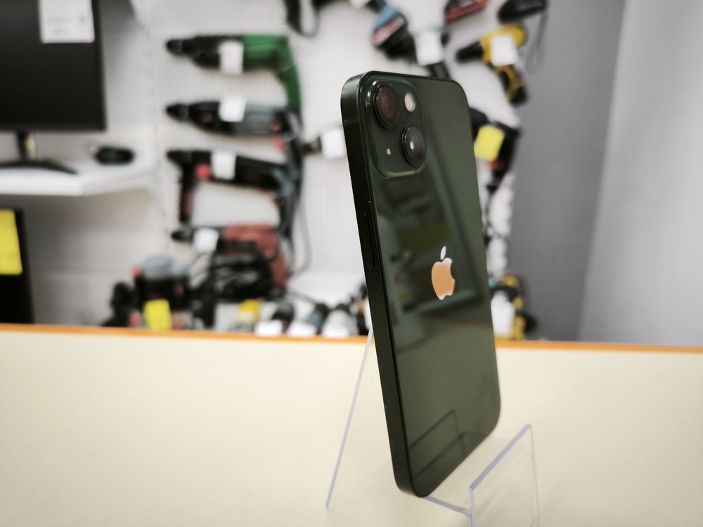 Смартфон Apple iPhone 13 128Gb