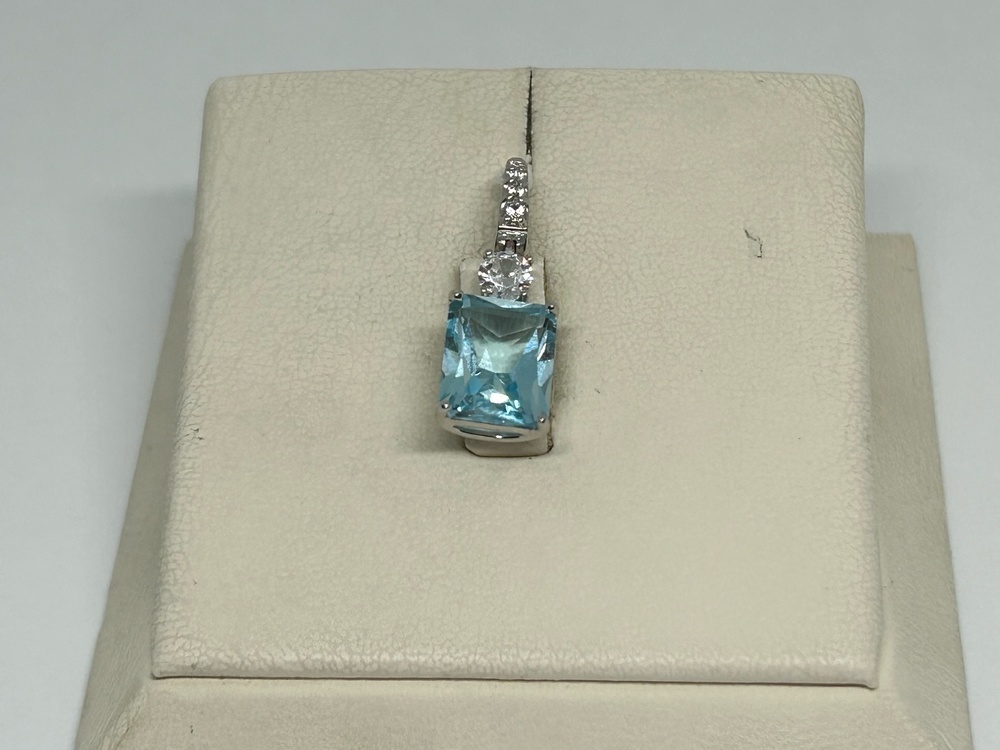 ПОДКМИ585 ПОДВЕСКА С КАМНЯМИ (Au 585)