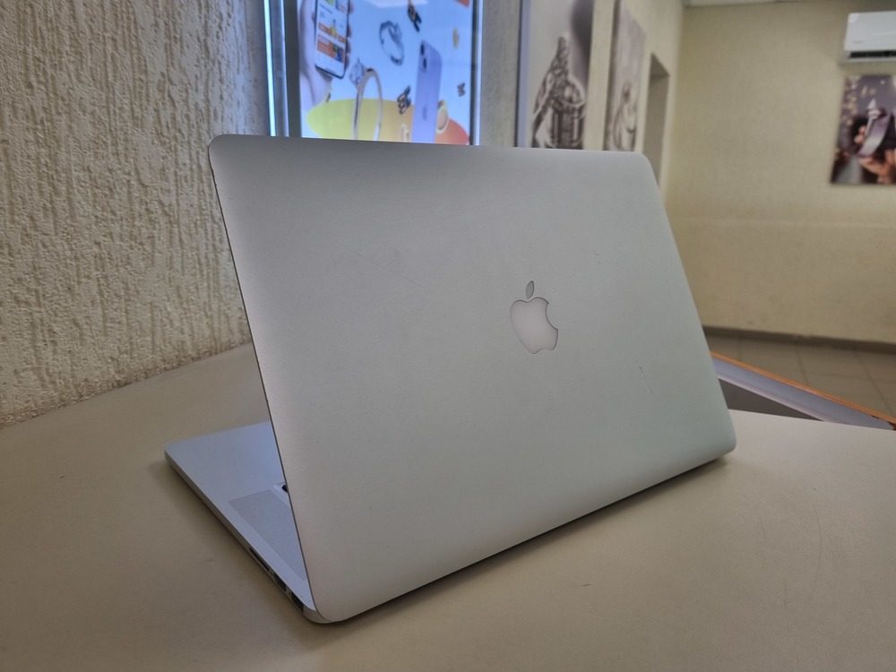 Ноутбук Apple MacBook Pro с дисплеем Retina 15 дюймов (2015) A1398