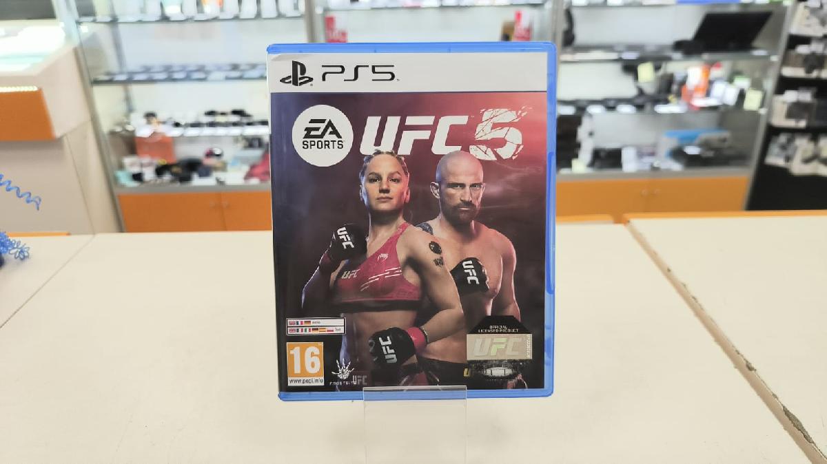 Игра Playstation 5 UFC5