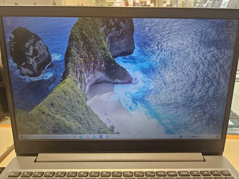 Ноутбук Lenovo; Athlon 300U, Radeon Vega 3, 4 Гб, 256 Гб, Нет
