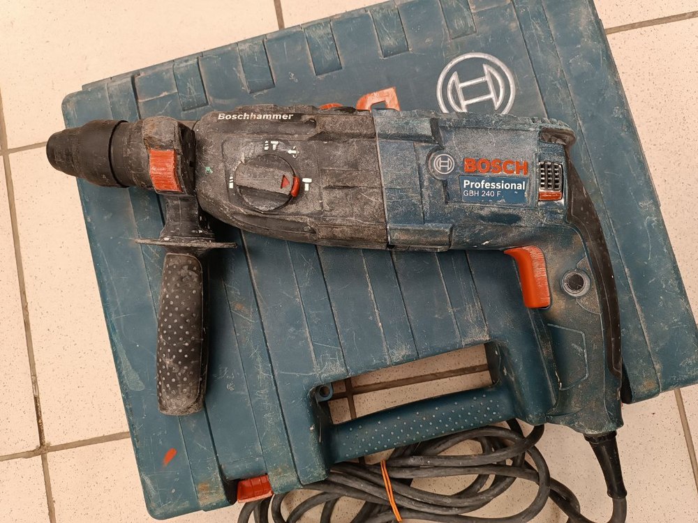 Перфоратор Bosch GBH 240 F;
