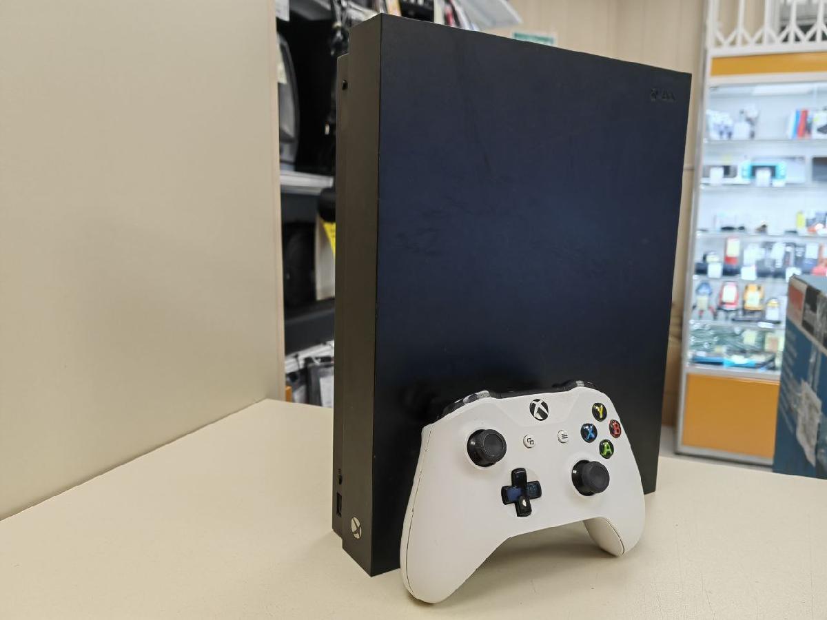Игровая приставка Xbox One X 1Tb