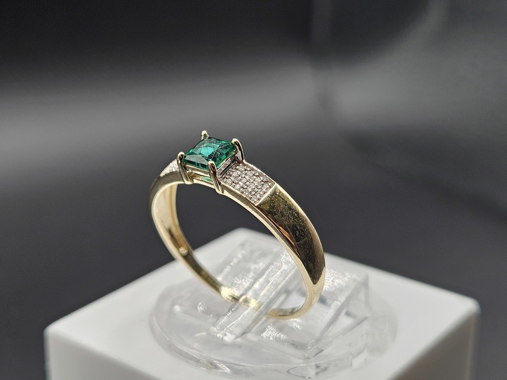 КОЛКМИ585 КОЛЬЦО С КАМНЯМИ (Au 585)