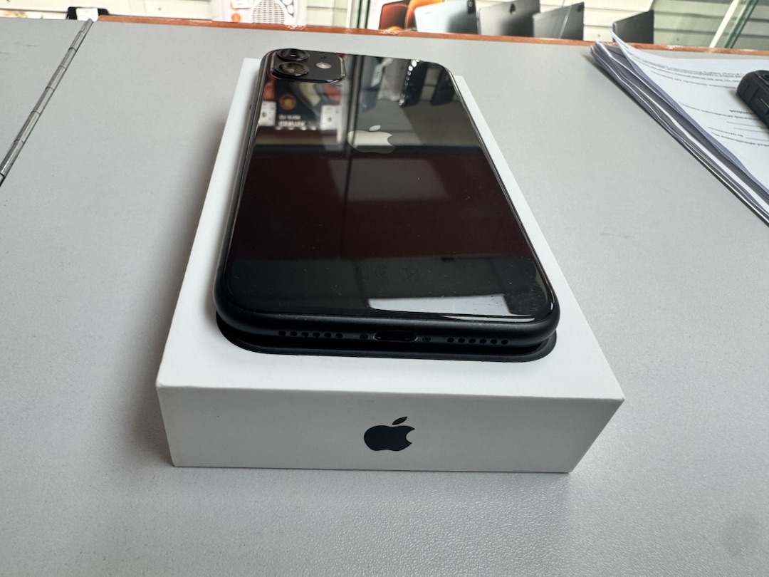 Смартфон Apple iPhone 11 128Gb