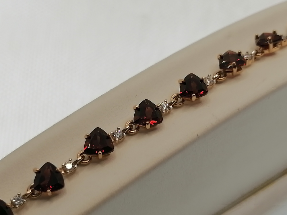 Б585 БРАСЛЕТ С КАМНЯМИ (Au 585)