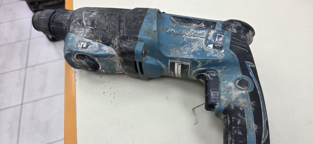 Перфоратор Makita HR2630