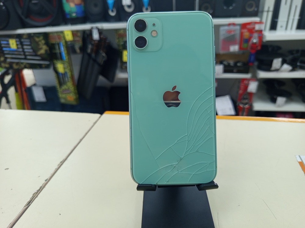 Смартфон Apple iPhone 11 64Gb