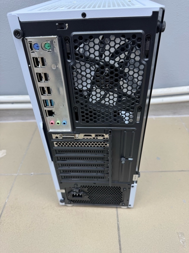 Системный блок IRU; Xeon E5-2666 v3, GeForce GTX 1660 Super, 32 Гб, 512 GB, Нет