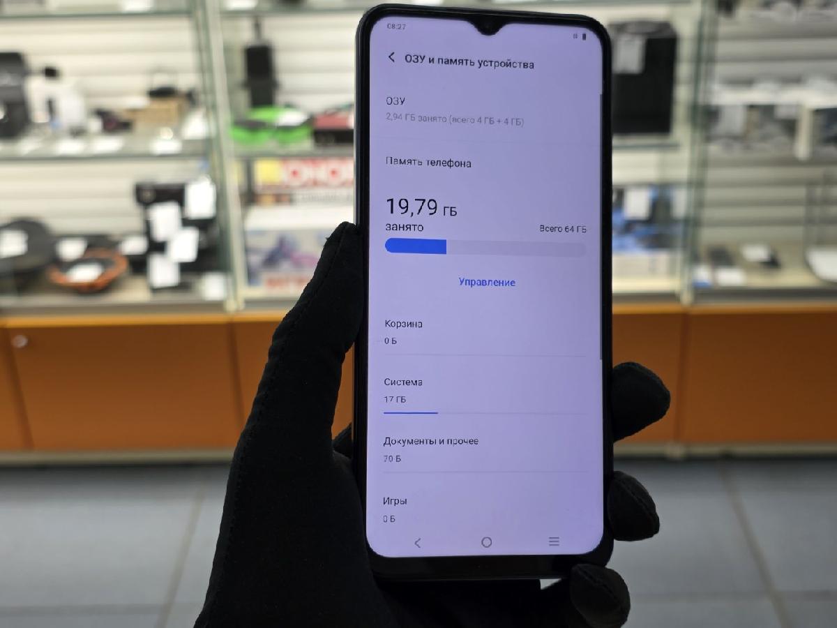 Смартфон Vivo Y35 4/64