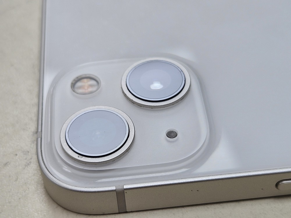 Смартфон Apple iPhone 13 128Gb