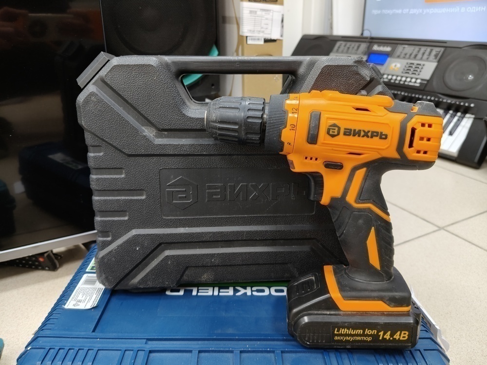 Шуруповерт Вихрь ДА-14.4Л-2К