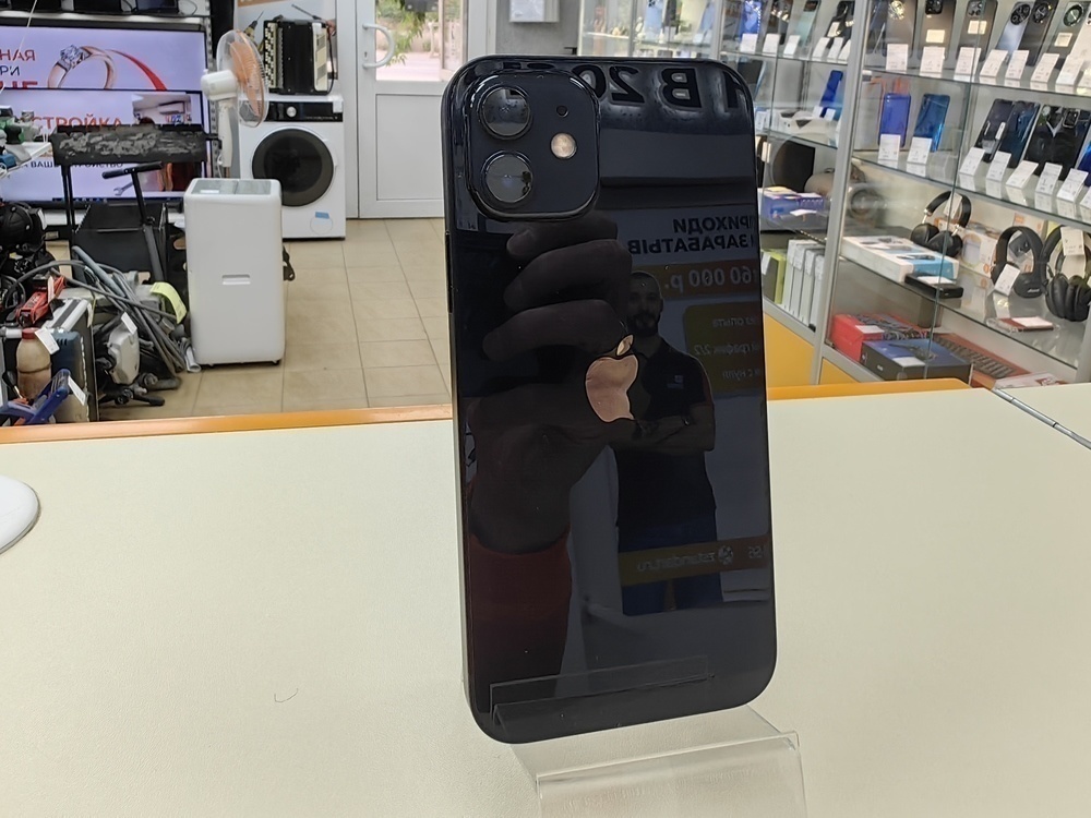Смартфон Apple iPhone 12 64Gb