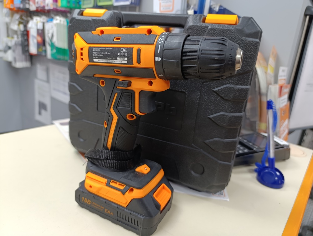 Шуруповерт Вихрь ДА-18Л-2КА;